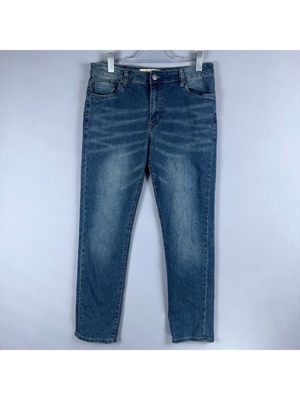 Stitches Rivets Straigth Leg Jeans Men Size 32x30 Mid Rise Blue Wash Slim Fit